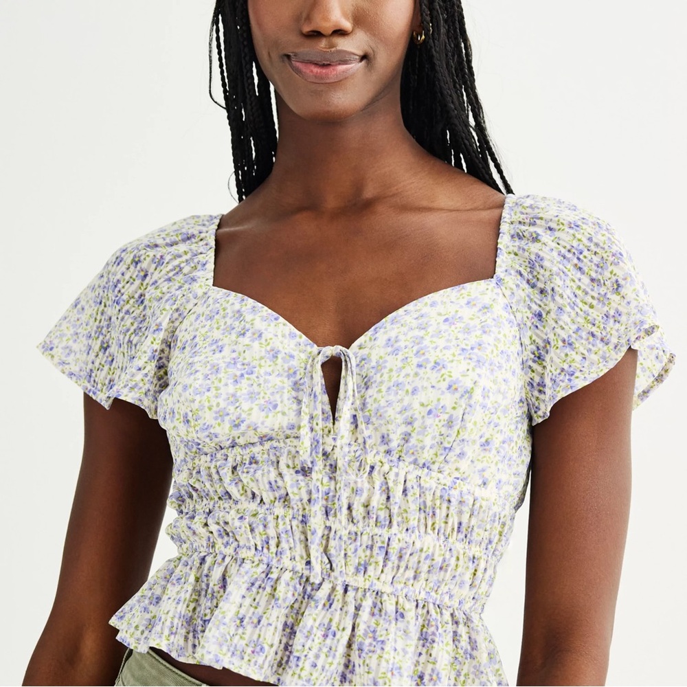 NWT Floral Ruffle Sleeve Top